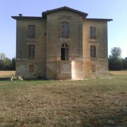 Belle façade, reprise des pierres altérées du RDC à Sainte Terre