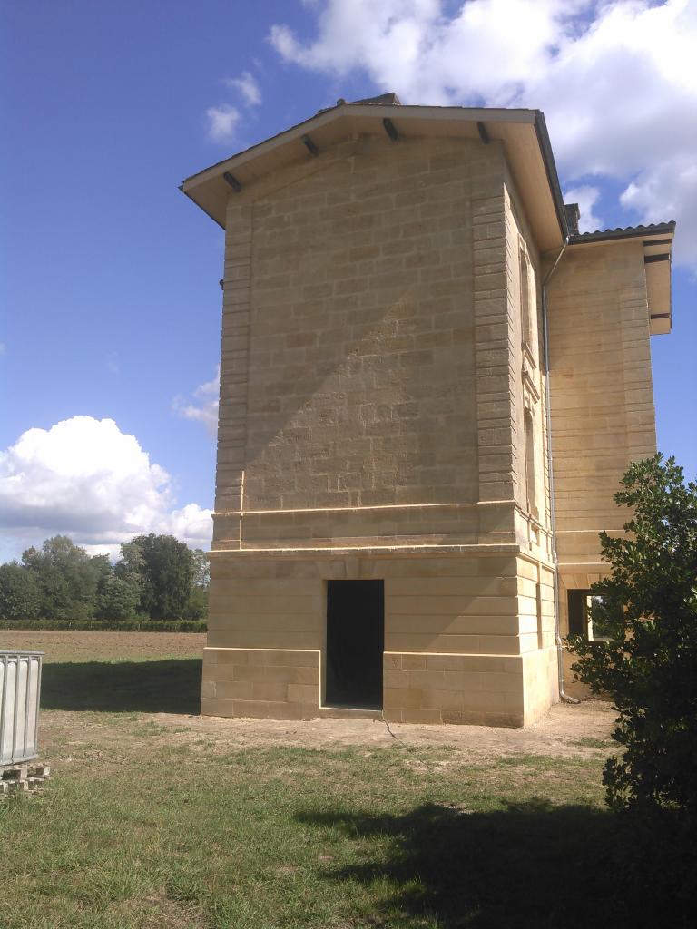 Façade gauche sur Sainte terre Bâtisse fin XIXéme siècle