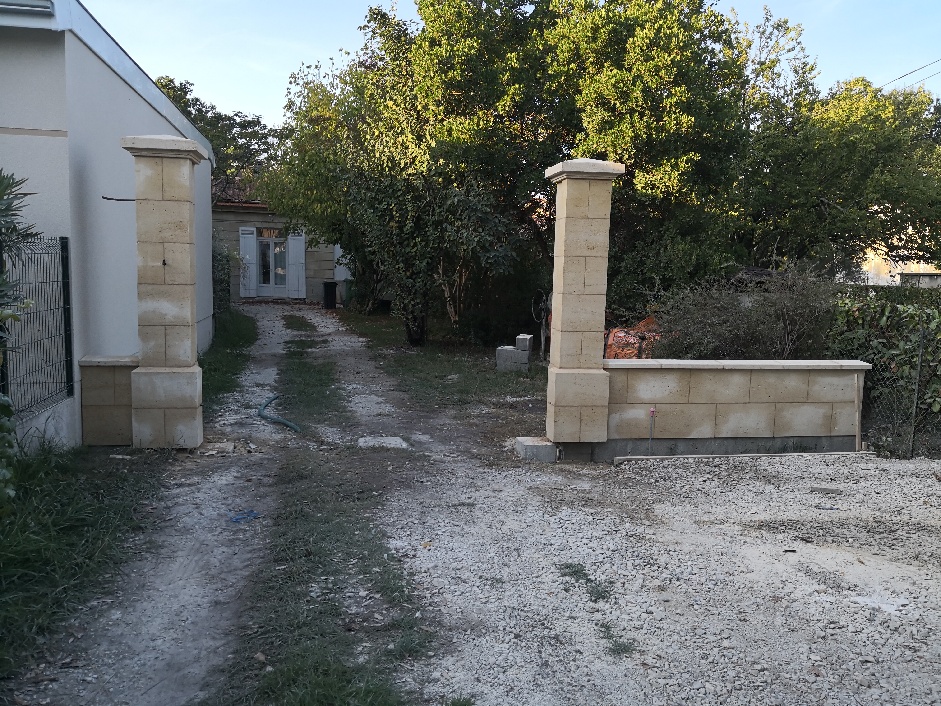 Piliers en pierre de taille